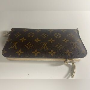 Louis Vuitton Insolite Wallet on chain